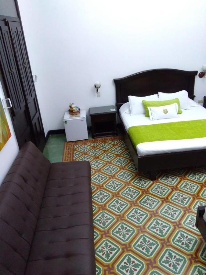 Casa Escobar Buga Hotel Luaran gambar