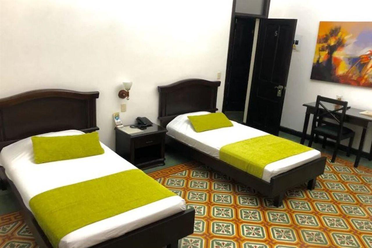 Casa Escobar Buga Hotel Luaran gambar