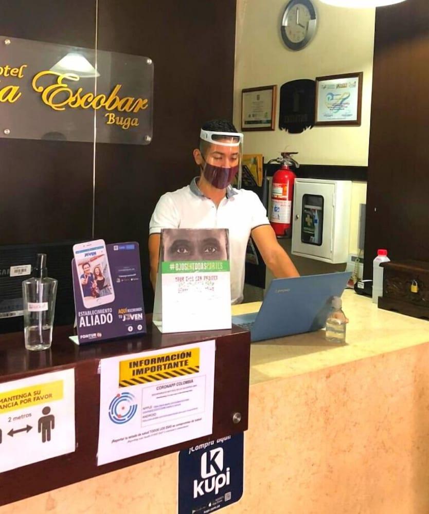 Casa Escobar Buga Hotel Luaran gambar
