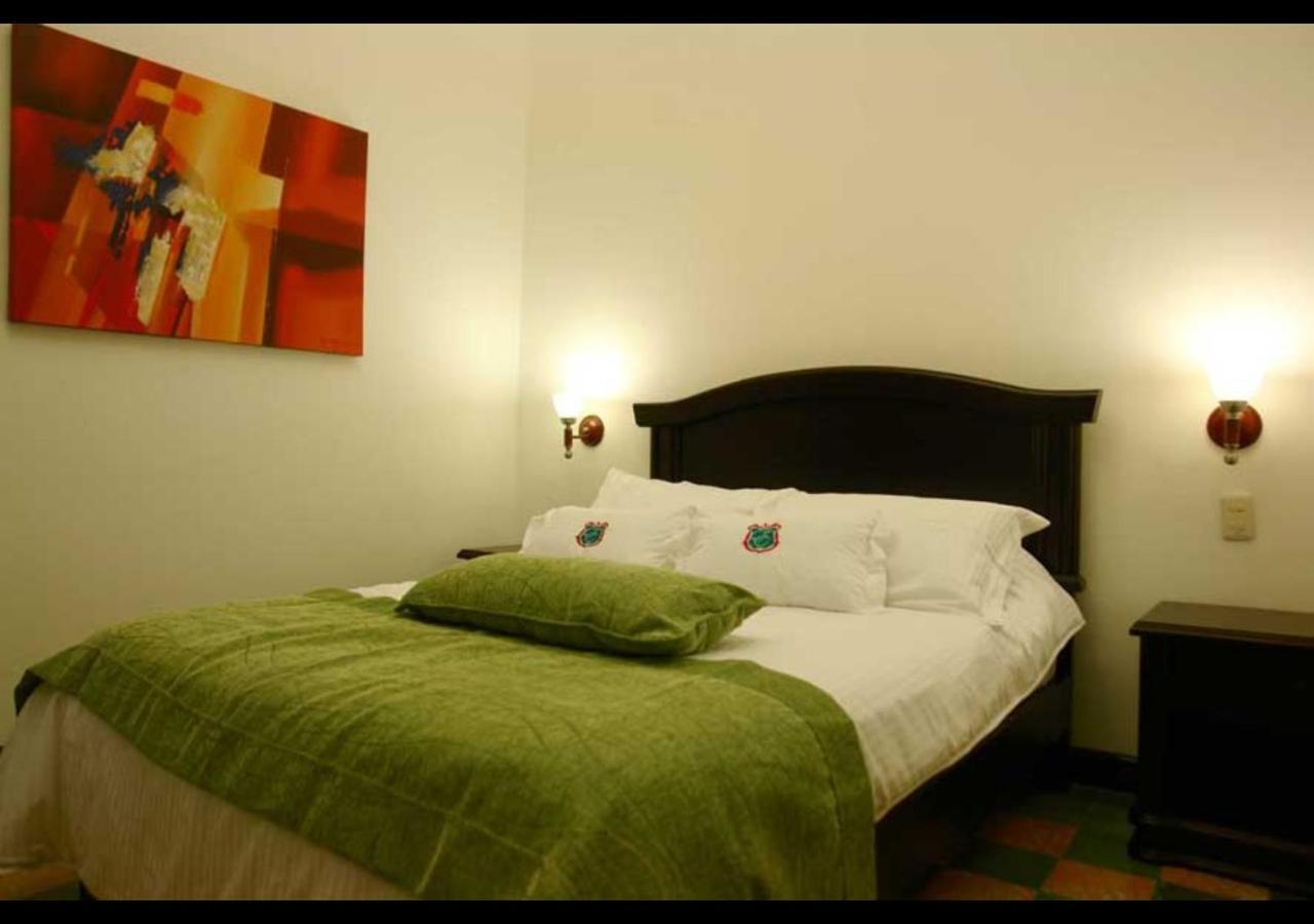 Casa Escobar Buga Hotel Luaran gambar
